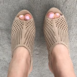 Chinese Laundry wedges
